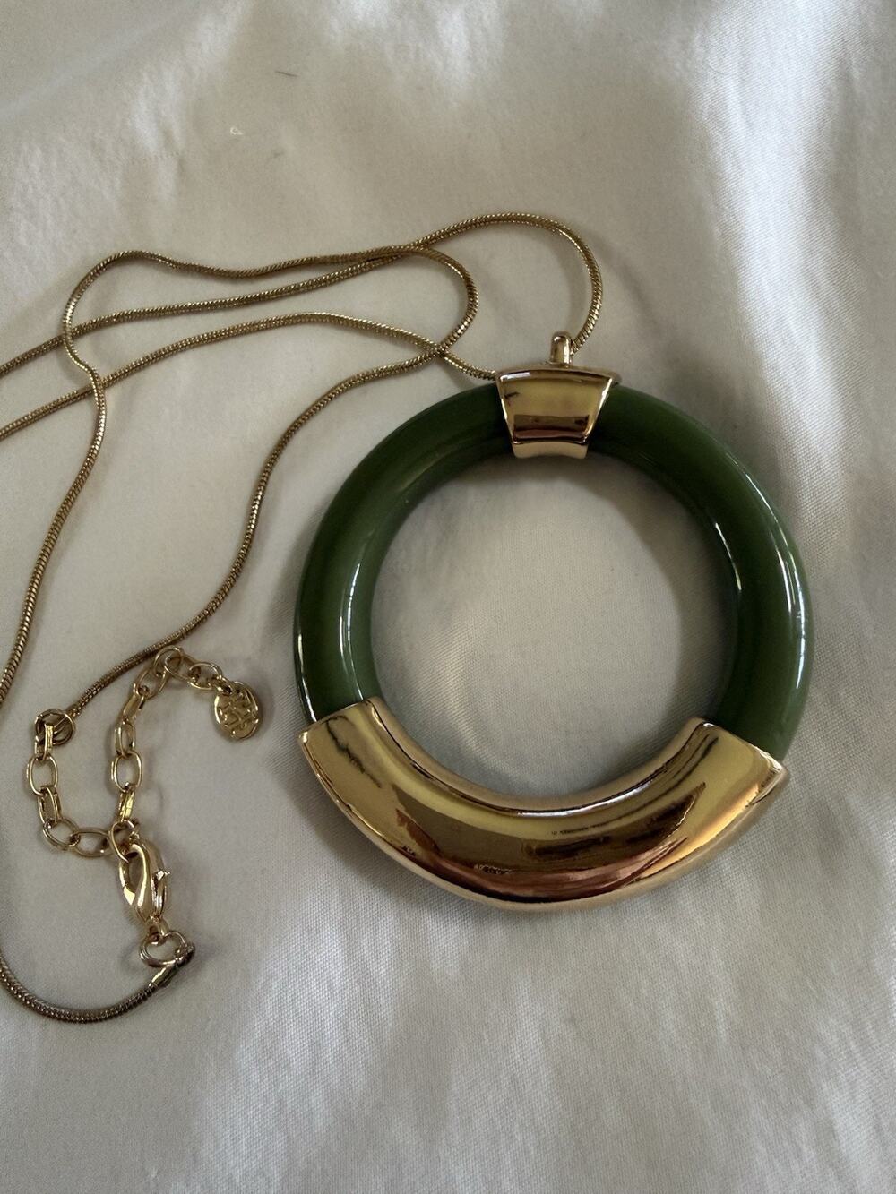 Zara Circle pendant necklace vintage Green Donut Shape Gold Tone 32”